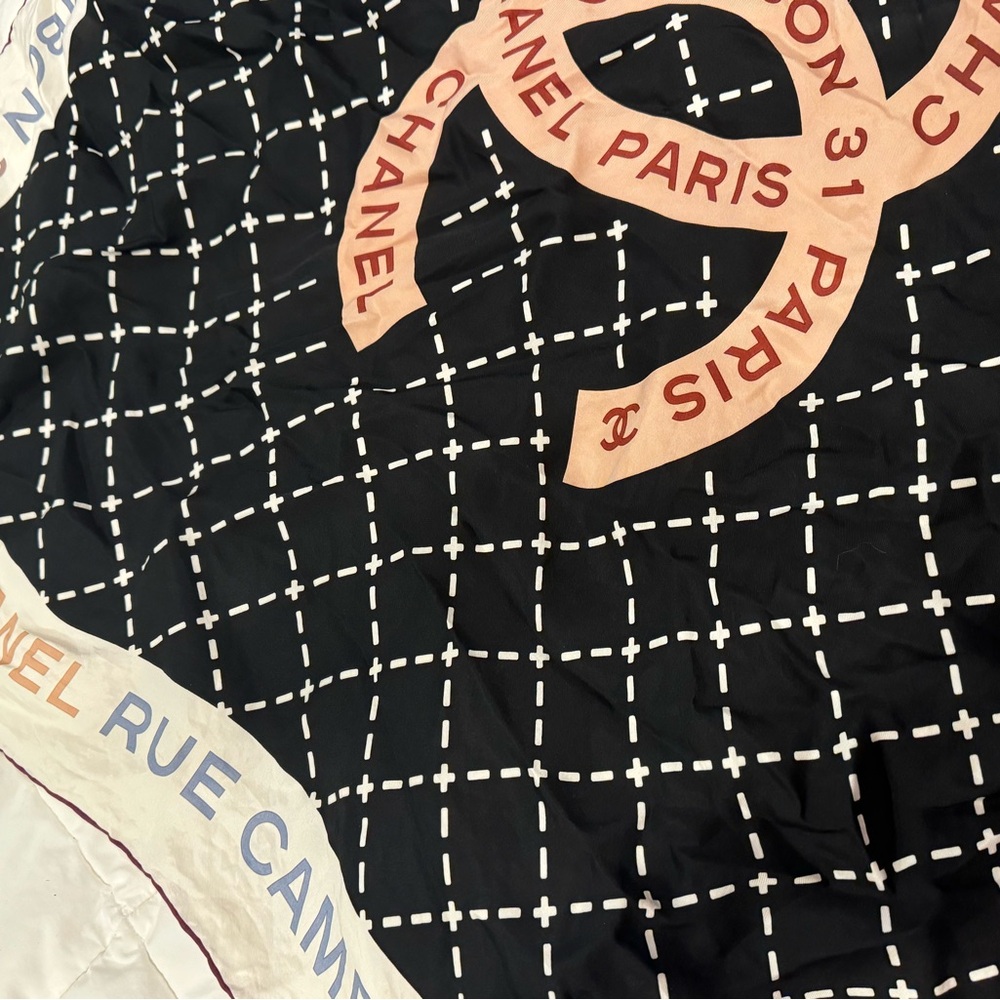 Chanel Scarf 2024 - Picture 4 of 4